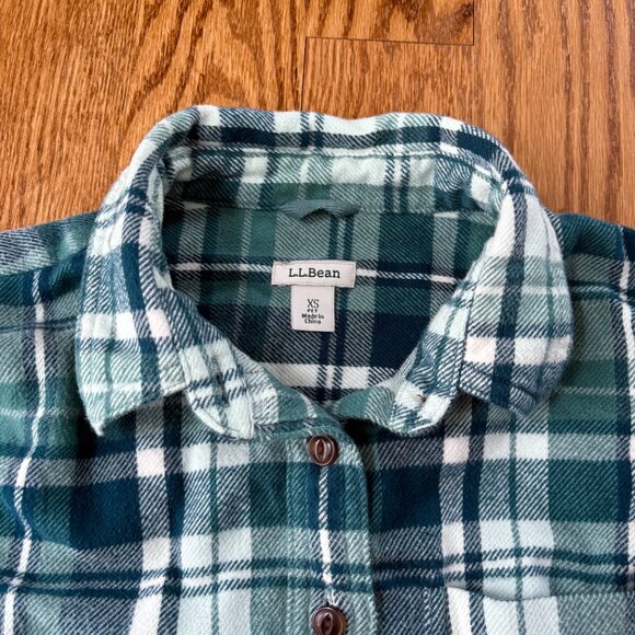 L.L. Bean Women's Plaid Flannel Shirt - Picture 2 of 3